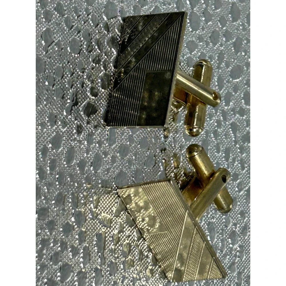 Vintage Mens Gold Tone Geometric Textured Square Toggle Back Cufflinks Retro